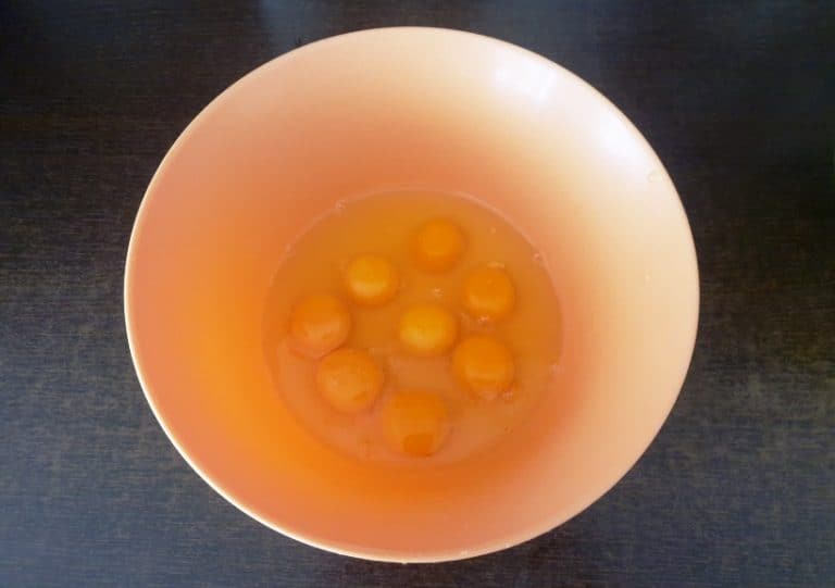 8 oua pentru reteta de crema de zahar ars